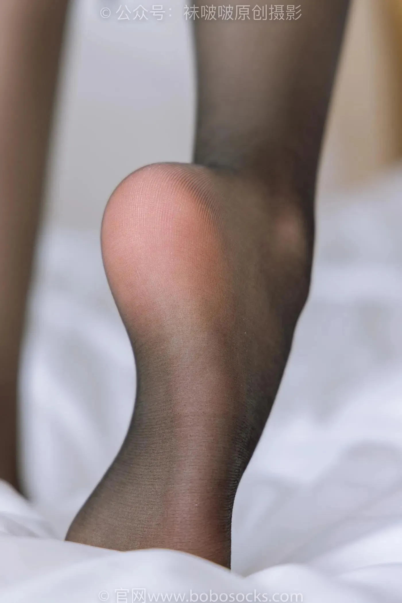 [BoBoSocks袜啵啵]NO.168 稚予-高跟鞋、长靴、油亮黑丝、手撕丝袜剧情 [140P]插图3